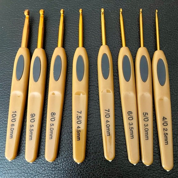 Gold Crochet Hook Set - Picture 2 of 2